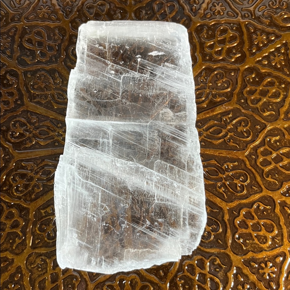 Window pane selenite